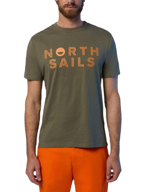 NORTH SAILS LINE PRINT Baumwoll-T-Shirt mit Maxi-Print staubige Oliven - Herren-T-Shirts
