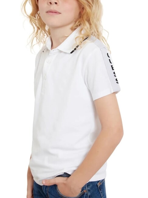 GUESS KIDS Poloshirt mit 3 Knöpfen und halblangen Ärmeln purweiß - Kinder-T-Shirt
