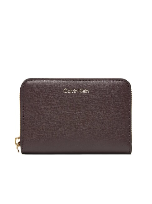 CALVIN KLEIN EMBOSSED LOGO Mittelgroße Geldbörse mit Rundum-Reißverschluss Fudge/Espresso - Brieftaschen Damen