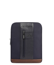 PIQUADRO BRIEF 2 iPad-Tasche aus recyceltem Stoff blau/Leder - Umh&auml;ngetaschen Herren - 1