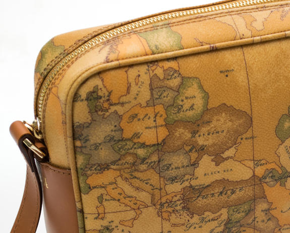 Geo Classic Schultertasche NATÜRLICH - Damentaschen