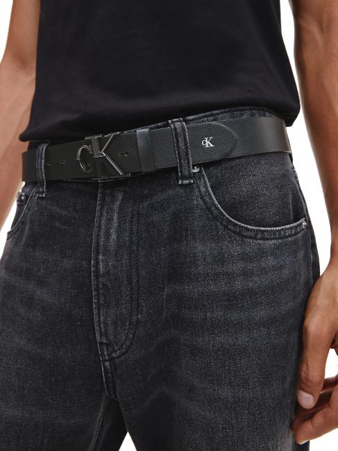 CK JEANS MONOGRAM PLAQUE Lederg&uuml;rtel Schwarz - G&uuml;rtel