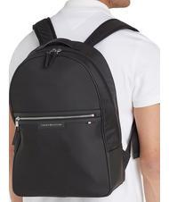 TOMMY HILFIGER TH URBAN REPREVE Rucksack aus recyceltem Polyester Schwarz - Rucks&auml;cke f&uuml;r Schule &amp; Freizeit - 5