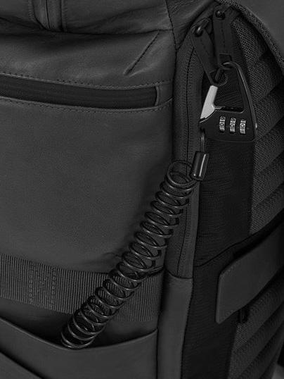 CORNER 2.0 SPECIALE  15,6-Zoll-Laptop-Rucksack aus Leder mit Regenhülle Schwarz - PC-Rucksäcke