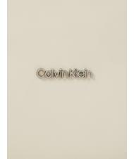 CALVIN KLEIN ELEVATED SOFT Gro&szlig;e Umh&auml;ngetasche dunkel ecru - Damentaschen - 3