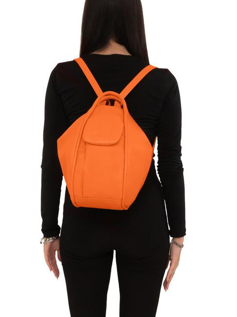 TRIO Rucksack aus geh&auml;mmertem Leder orange - Damentaschen