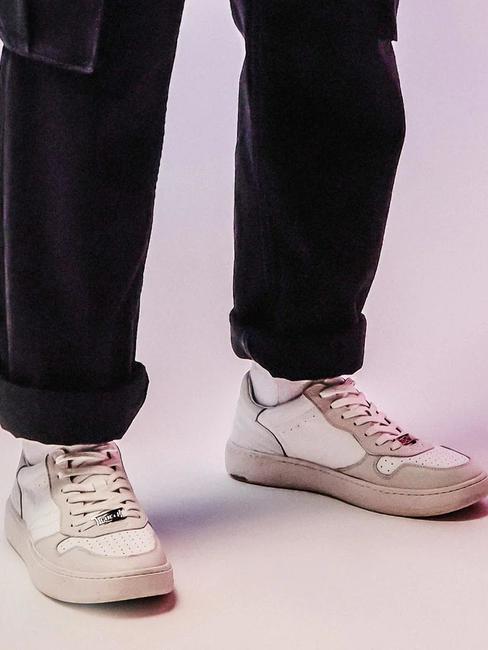 IRON 3992 Ledersneaker mit geprägtem Logo Weiß - Herrenschuhe