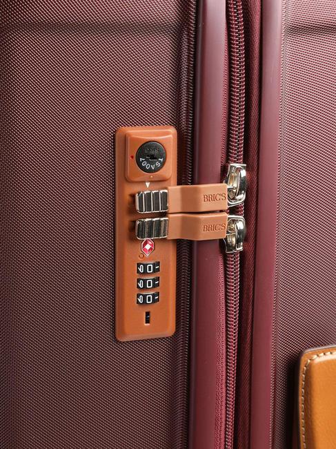 CAPRI Mittlerer Trolley mit USB-Anschluss Burgund - Harte Trolleys