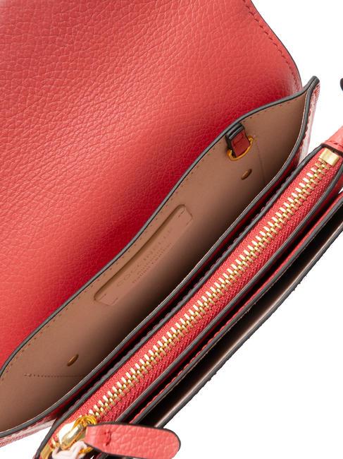 COSIMA Umh&auml;ngetasche aus geh&auml;mmertem Leder Preiselbeeren - Damentaschen