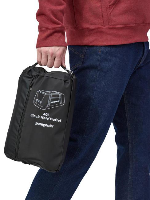 BLACK HOLE 55L Reiserucksack Schwarz - Reisetaschen