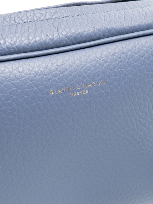 LOGO PRINT Schlafzimmertasche aus gehämmertem Leder blau färben - Damentaschen