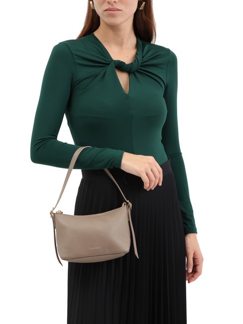 CHERRY Kleine Umhängetasche aus Leder warmes Taupe - Damentaschen