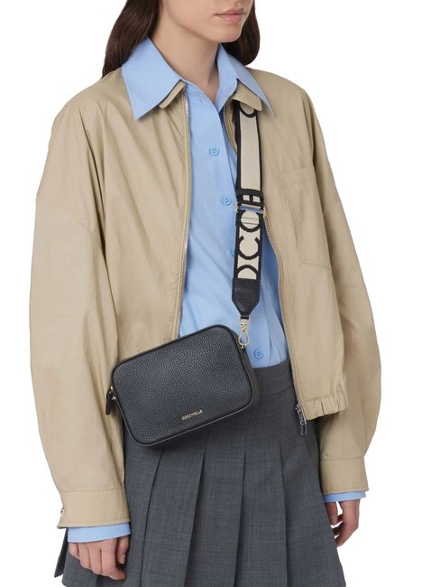 TEBE Schultertasche aus strukturiertem Leder Sangria - Damentaschen