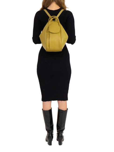 TRIO  Rucksack aus gehämmertem Leder Senf - Damentaschen