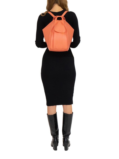 TRIO  Rucksack aus gehämmertem Leder Lachs - Damentaschen