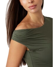 GUESS SS DOLMAN OFF MIRAYA  T-Shirt mit One-Shoulder-Design grüne Pflanze - T-Shirts und Tops für Damen - 3