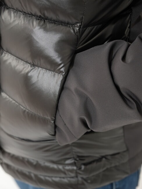 PURENESS Daunenjacke aus zwei Materialien mit Kapuze Schwarz - Daunenjacken für Damen