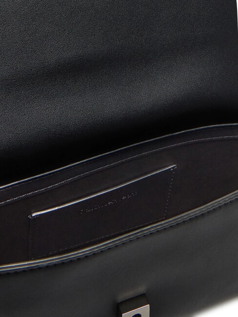 SCULPTED  Umhängetasche auf Schwarz - Damentaschen