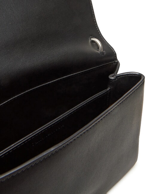 SCULPTED EW Umhängetasche / Crossbody Bag auf Schwarz - Damentaschen