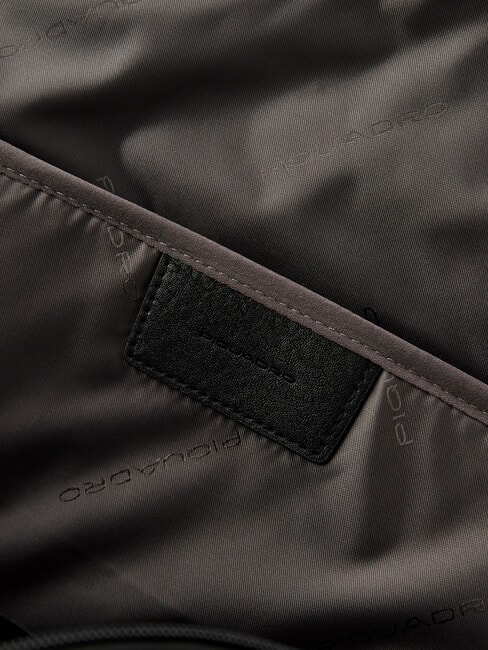 BRIEF ECOLOGICA TECH Rucksack aus recyceltem Stoff mit USB-Platte, 15,6-Zoll-Laptophalter Schwarz - PC-Rucksäcke