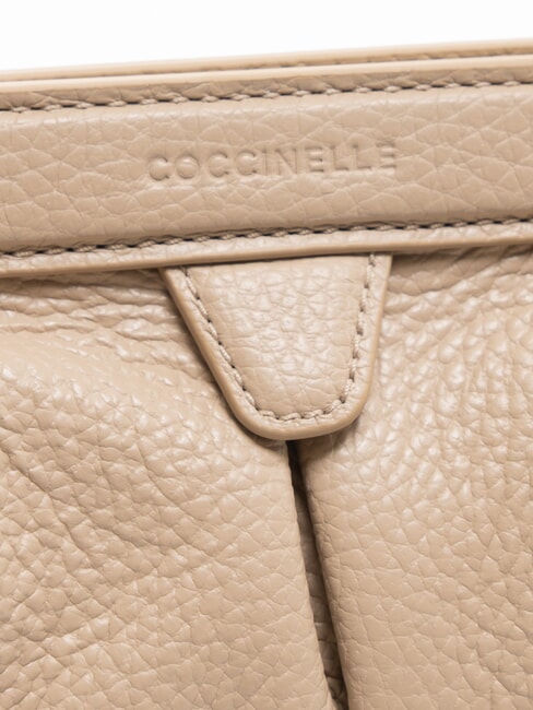 DILETTA SOFT Clutch aus gehämmertem Leder Puderrosa - Damentaschen
