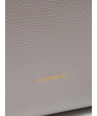 COCCINELLE KLICHE Handtasche aus gehämmertem Leder hellgrau - Damentaschen - 5