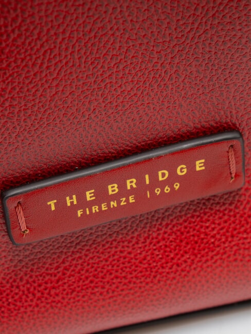 CARLOTTA Bucket-Umhängetasche Kirsche / Gold - Damentaschen