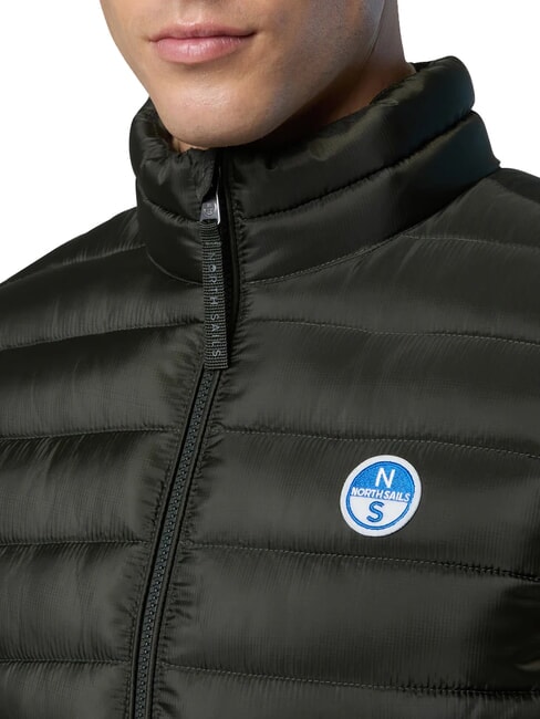 SKYE &Auml;rmellose Jacke Waldgr&uuml;n - &Auml;rmellose Jacken f&uuml;r M&auml;nner