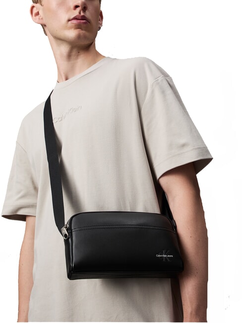 CKJ MONO LOGO Horizontale Tasche auf Schwarz - Umhängetaschen Herren