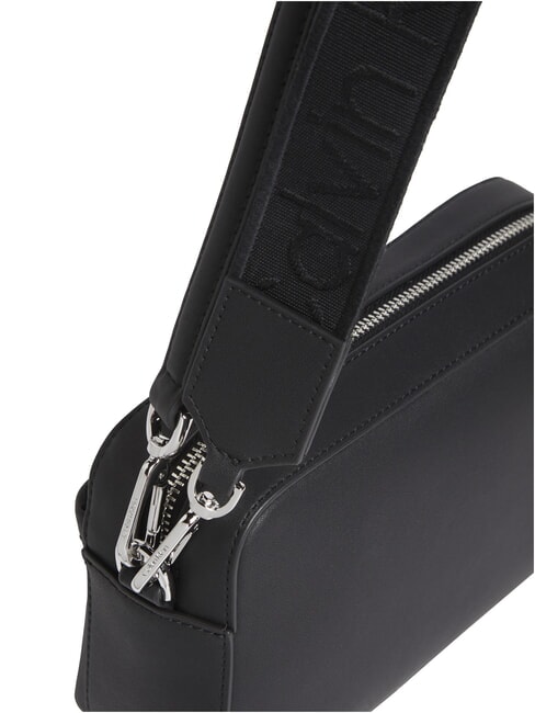 CK MUST Tasche mit Doppelfunktion auf Schwarz - Damentaschen