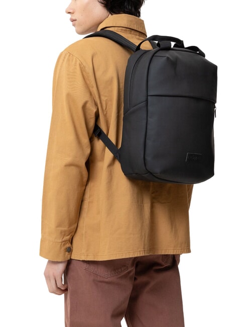 TECUM TOTE CNNCT F Rucksack mit Wasserflaschenfach, Laptophalter Mattschwarz - PC-Rucksäcke