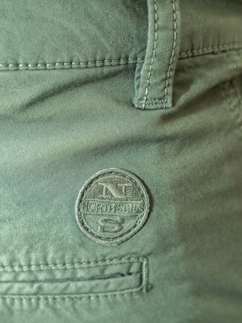 FREEDOM Chino-Shorts aus Baumwolle Militärgrün - Hosen Herren