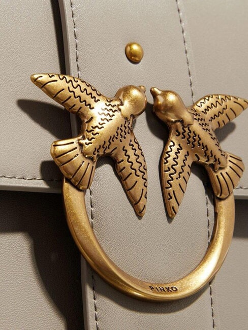 LOVE ONE CLASSIC Umhängetasche aus Leder mit Überschlag Walnuss-Antikgold - Damentaschen