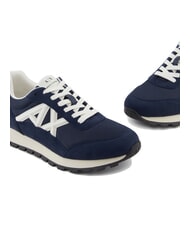 ARMANI EXCHANGE DROP MICROSUEDE Sneaker mit kontrastierendem Logo Marineblau + Cremewei&szlig; - Herrenschuhe - 4