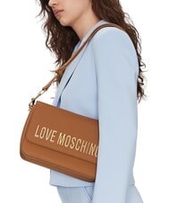 LOVE MOSCHINO LAMINATED BOLD LOVE Umhängetasche mit Überschlag Kamel - Damentaschen - 6