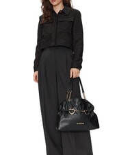 LOVE MOSCHINO EMBOSSED Umhängetasche mit Metallherzen Schwarz - Damentaschen - 5