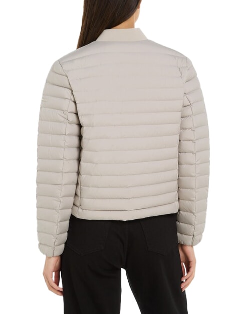 CK Leichte, kurze Daunensteppjacke Holzasche - Damenjeans