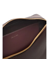 CALVIN KLEIN EMBOSSED LOGO Mini-Umhängetasche Fudge/Espresso - Damentaschen - 4