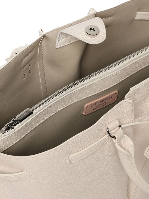 FLORES Mittelgro&szlig;e Tote Bag aus geh&auml;mmertem Leder Wei&szlig; - Damentaschen