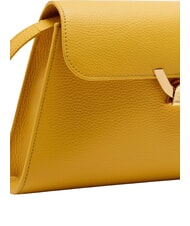 COCCINELLE DEW Mittelgro&szlig;e Umh&auml;ngetasche aus geh&auml;mmertem Leder sonnig - Damentaschen - 3