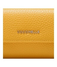 COCCINELLE METALLIC SOFT Kartenetui aus gehämmertem Leder sonnig - Brieftaschen Damen - 3