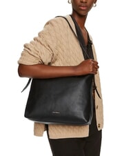 COCCINELLE MALORY Schultertasche aus gehämmertem Leder Schwarz - Damentaschen - 5