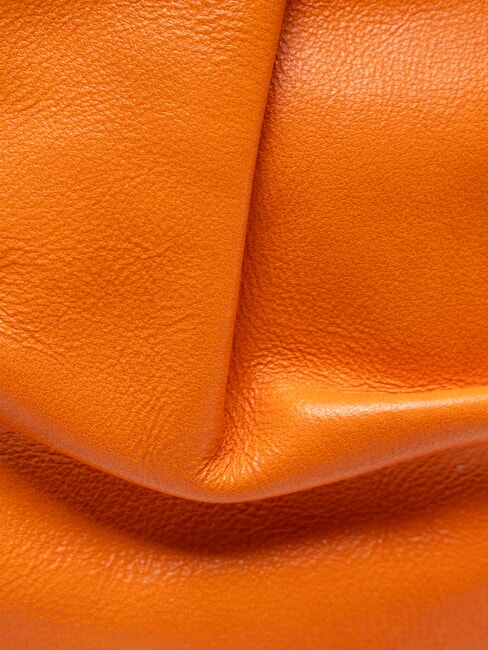 LUCIA Schultertasche aus Leder Koralle - Damentaschen