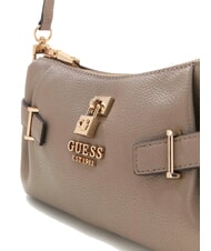 GUESS YESBA Kleine Schultertasche mit Anh&auml;nger dunkles Taupe - Damentaschen - 4