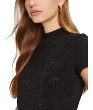 GUESS MOCK NECK ALL OVER 4G Schmal geschnittenes T-Shirt mit Strasssteinen jetbla - T-Shirts und Tops für Damen - 3