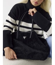 GUESS VICTORIA Teddy-Einkaufstasche mit Clutch SCHWARZ - Damentaschen - 5