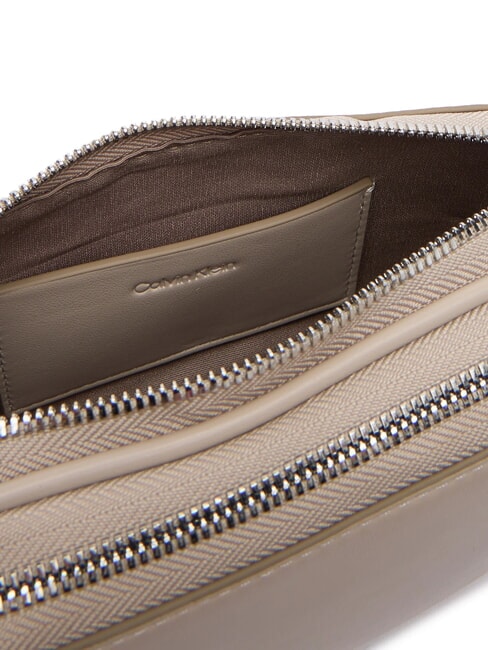 SIGNATURE LOGO STRAP Kameratasche mit Doppelfunktion W&uuml;stentaupe - Damentaschen