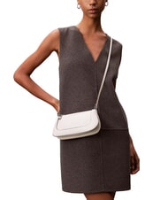 CALVIN KLEIN ENGRAVED Umh&auml;ngetasche Lilienwei&szlig; - Damentaschen - 4