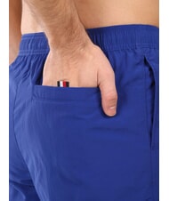 TOMMY HILFIGER TH Seitliche Flaggen-Schwimmboxer Keilblau - Herrenbadehosen - 5