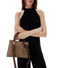 GUESS NOELLE 2 Handtasche mit Schulterriemen Latte-Logo / braun - Damentaschen - 6